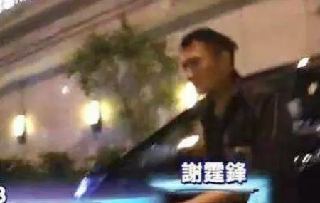 兒子quintus因發燒住院,謝霆鋒張柏芝合體現身醫院 !