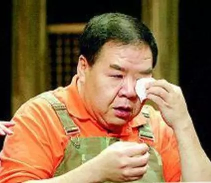 66歲的他曾是3次影帝卻「窮到沒錢吃飯」!欠債「3千多萬」走投無路,朋友都撕破臉!淪落淒涼下場只有一個人肯救他!