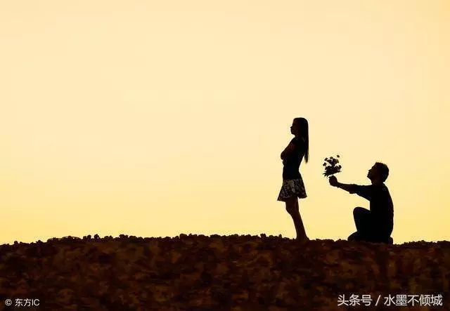 婆婆不幸離世,兒子玩手機撥通她的號碼,電話接通,老公如遭雷擊