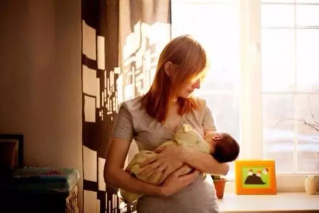 帶女兒去婆家,看到妯娌的兒子,我心寒如冰