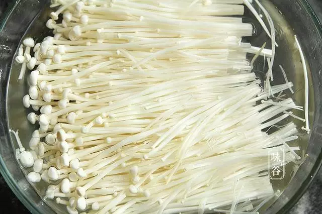 五花肉這樣吃,瞬間高大上,十幾分鐘就做好,宴客絕對撐場面!