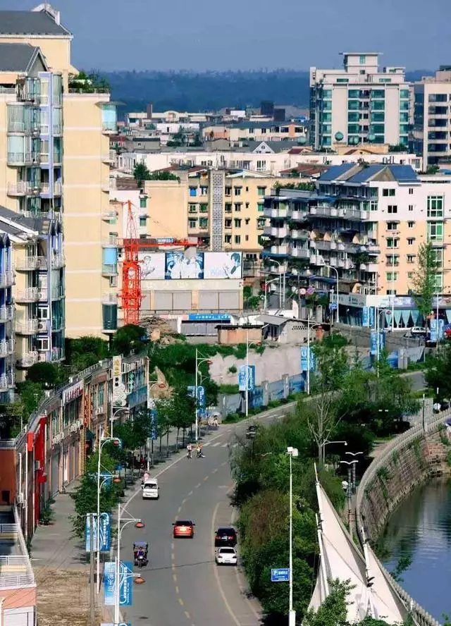 距成都45公里,這座四川面積最小的小城,坐擁美景無數,太低調!