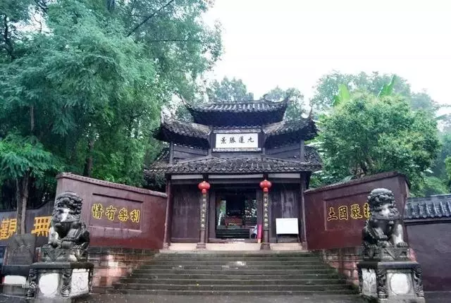 距成都45公里,這座四川面積最小的小城,坐擁美景無數,太低調!