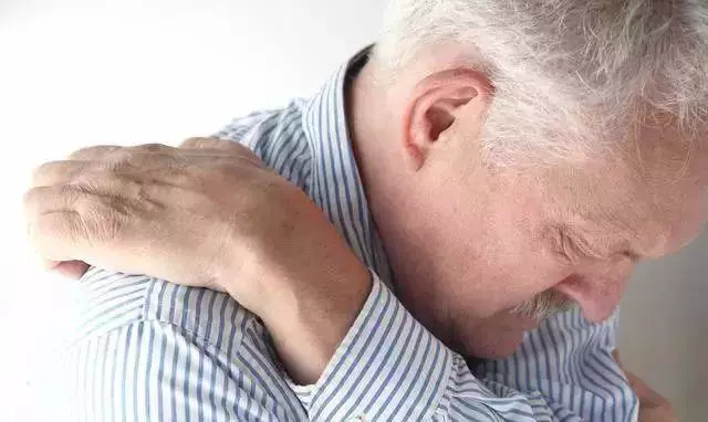 皮膚瘙癢難耐?一綠一白一起煮,早晚各1碗,皮膚不癢了,濕疹躲著跑