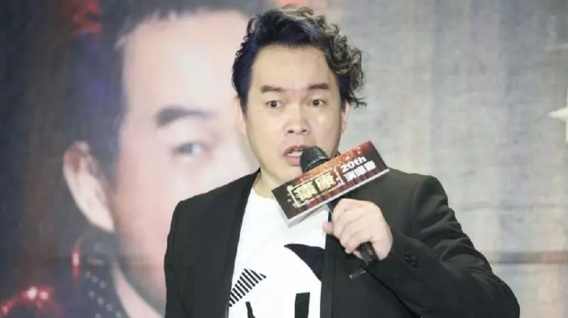 康康悄悄資助「已故倪敏然」一家人!一口氣開出12張支票「過年還送上禮」感動眾人!