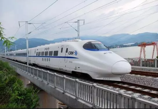 為何軌道上看不到「火車廁所排出的糞便」?看完長見識了!