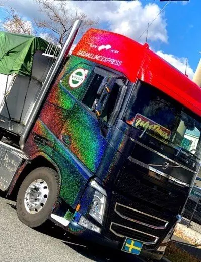 這個司機很可以!水蛇腰辣妹 竟是大卡車司機