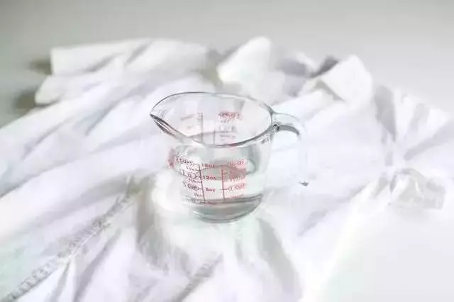 不管衣服染上什麼,只要用這一招,全都能清洗掉,太實用了