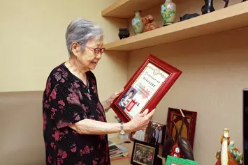 寇世勳母親,今年 87歲 ... 自己存老本,住「養生村」享清福!看到奶奶的笑容,我的心也暖暖的
