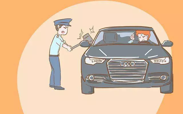 帶孩子坐車時,不要讓孩子做這4件事,後果很嚴重