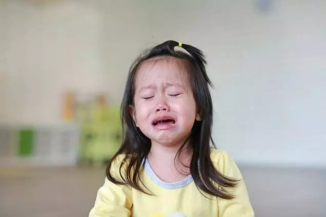 「恐嚇式」教養口頭禪,讓5歲前孩子缺乏安全感