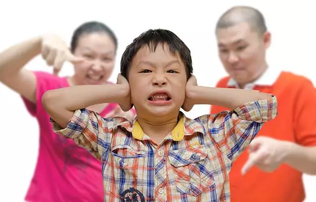 「恐嚇式」教養口頭禪,讓5歲前孩子缺乏安全感