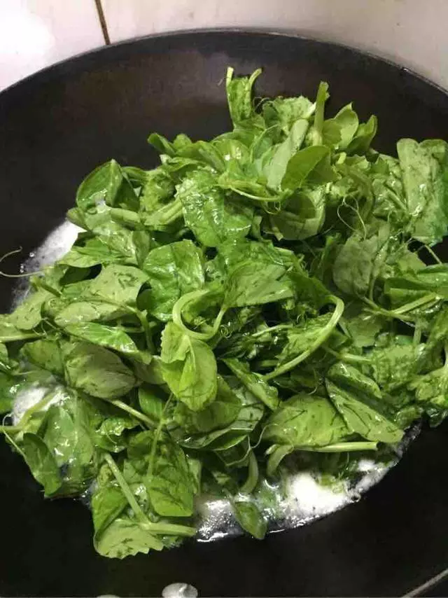 這菜對眼睛好,勝過胡蘿蔔,熬夜用眼、眼乾澀疲勞者要多吃!
