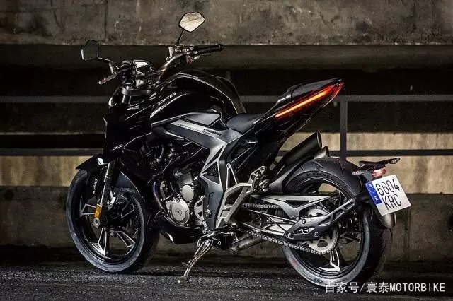 升仕嶄露頭角!外國騎士評測升仕310R街車