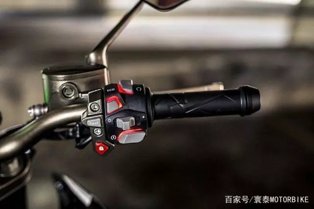 升仕嶄露頭角!外國騎士評測升仕310R街車