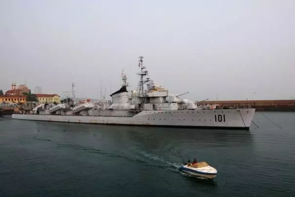軍艦退役後怎麼處理?美國封存航母當博物館,中國改成漁政船