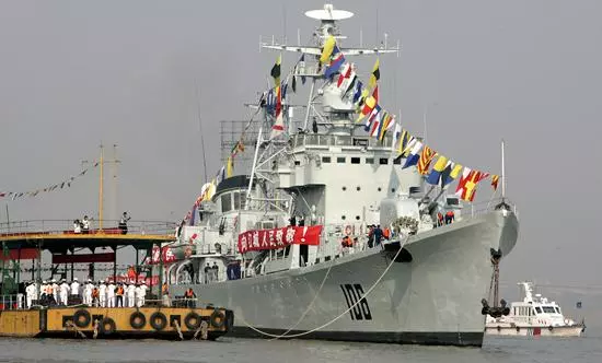 軍艦退役後怎麼處理?美國封存航母當博物館,中國改成漁政船