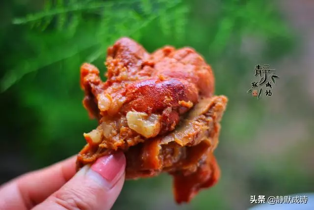 別總吃排骨了,它價格是排骨的一半,這樣做,吃著比排骨還過癮