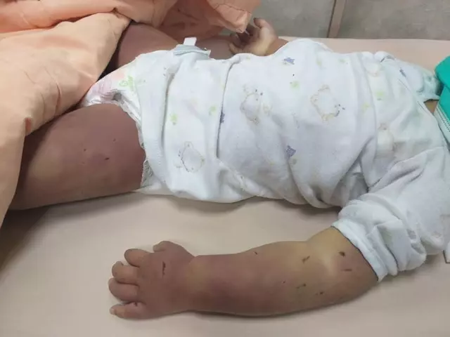 1歲半女嬰遭虐死! 驚現4刑具! 17歲母同屋4人認:看到哭就打