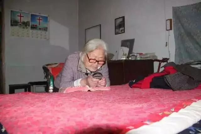 媽,當初您把家產都給了弟弟,現在生病又平攤?對不起,沒錢