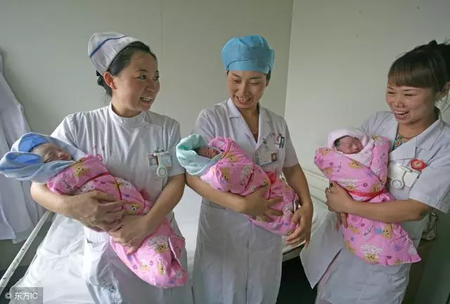 婆婆說生兒子給一套房,生女兒就別想了,孩子出生後,瞬間打臉!