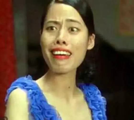 電影《功夫》中的齙牙珍與兒子合影太漂亮了,你們被星爺欺騙了