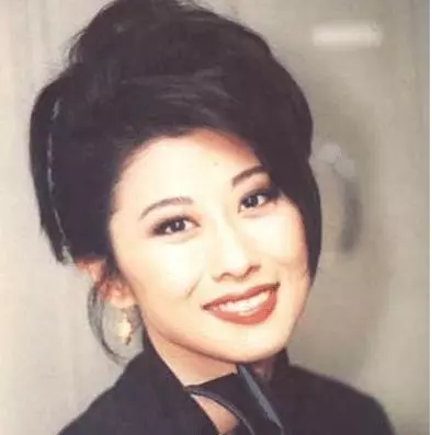 57歲葉倩文和林子祥生活近照:中年發福幸福胖,四代同堂其樂融融!