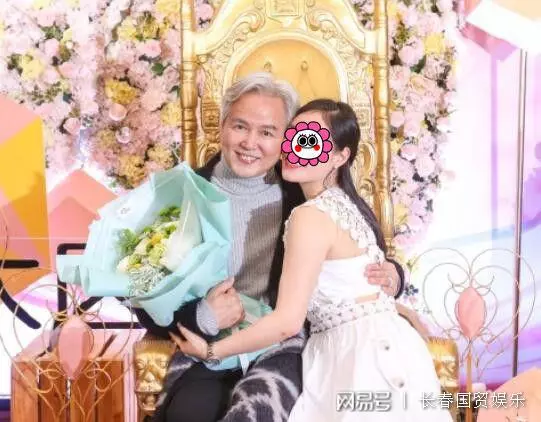 張庭老公與女子的親密合影照流出,稱「對大哥的愛是發自內心的。」
