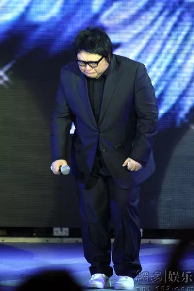 曾經的歌壇一姐,39歲為情跳樓自殺,死後兩任丈夫搶巨額遺產!