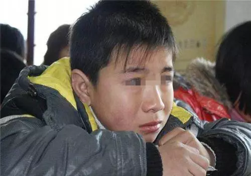 父母離婚,除了姥爺誰都不養我,十八年後,他們都懊悔不已