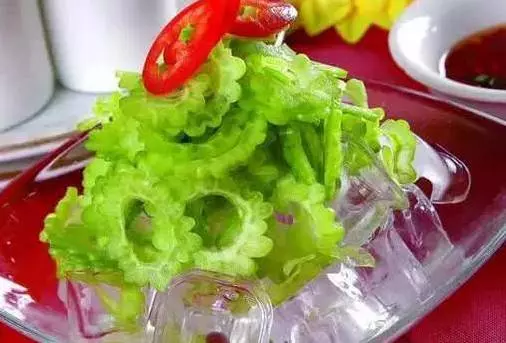 苦瓜不止能拿來做菜,苦瓜泡水喝,好處非常多