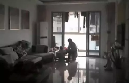 小叔子結婚,婆婆逼我把我娘家陪嫁房子過戶給他,隔天睜眼我樂了