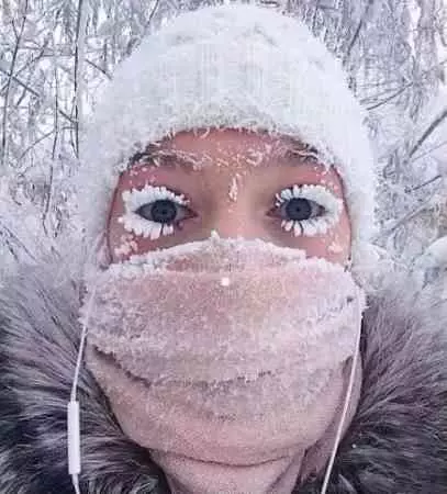 全球最冷的村子 最低的氣溫零下 73℃上廁所得帶小棍