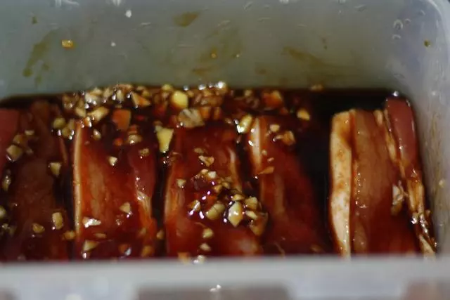 五花肉這樣做簡單好吃,香得讓人心醉,軟嫩多汁,邊吃邊舔筷子