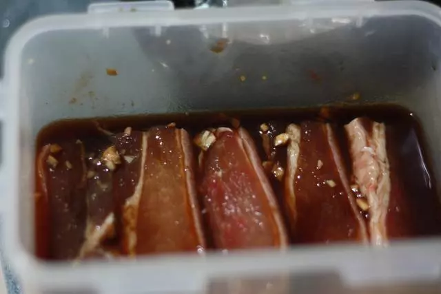 五花肉這樣做簡單好吃,香得讓人心醉,軟嫩多汁,邊吃邊舔筷子