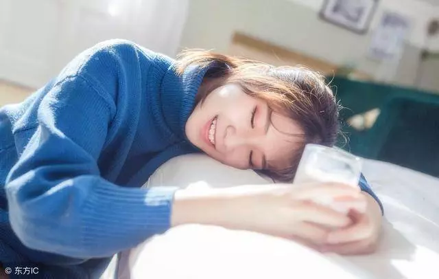 妻子罵丈夫沒出息,他生氣離家,奮鬥八年成老闆後回家,進屋愣了