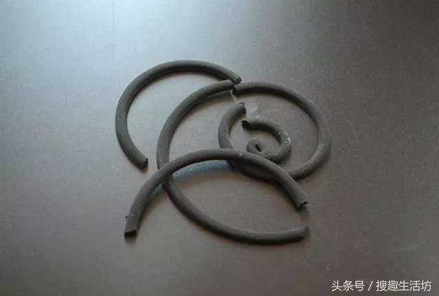 蚊香放在水裡泡一泡,沒想到作用這麼大,解決了家家戶戶的困擾