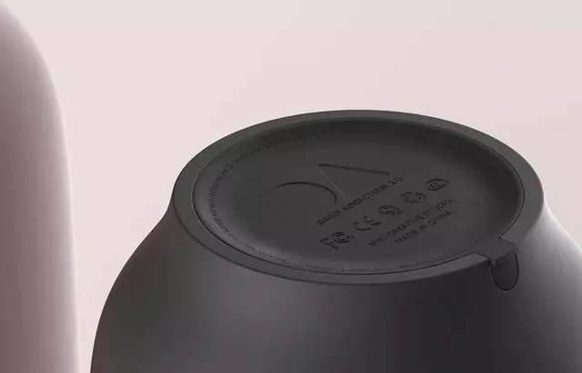 一款可攜式咖啡機,像是膠囊咖啡機的改造版本|這個設計了不起