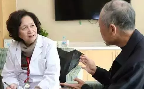 每天早晚活動一次,防止腦衰老、腦萎縮,方法很簡單,今天才知道