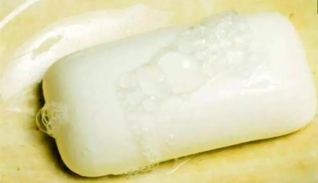 抓緊在汽車裡放一隻牙膏,原來作用這麼大,每個家庭都需要,記得回家試一試 !