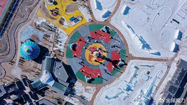 走進塞外馬鎮的冰雪世界中