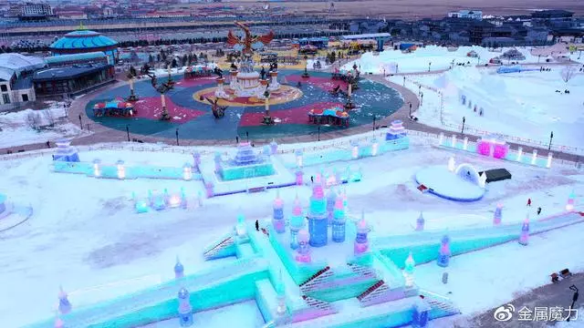 走進塞外馬鎮的冰雪世界中