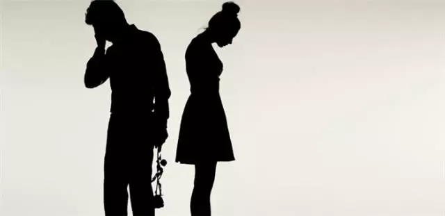 離婚十多年,前夫邀我參加女兒婚禮,看到准女婿後我愣住了