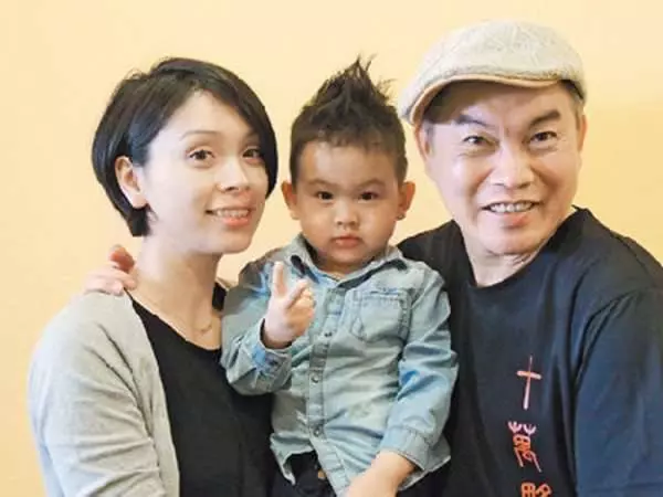恭喜!51歲康康再當爸,「前世情人」報到,愛女Q樣簡直萌翻!