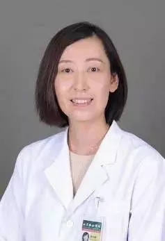 抬頭挺胸竟然不是最正確的姿勢?!協和醫生教您「坐姿五步曲」!