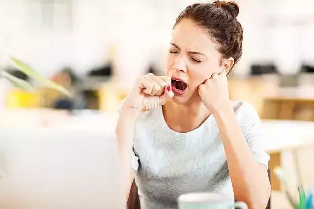 睡覺時出現踩空幻覺、突然抖動,是缺鈣?還是疾病?聽聽專家怎麼說