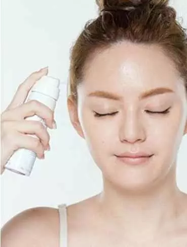 半根黃瓜祛斑法,36歲大姐5天淡斑,一周蛻變水潤豆腐肌!