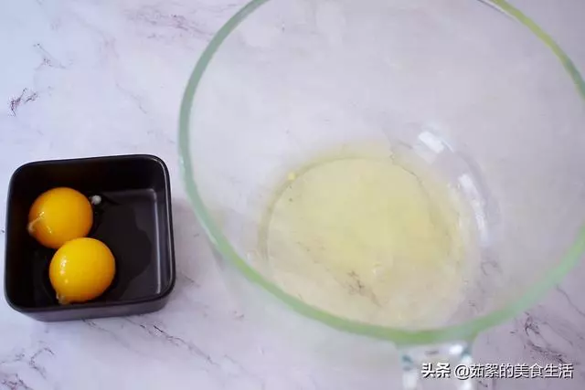 這才是酸奶蛋糕正確的做法,不塌不陷,綿潤柔軟,一次就成功