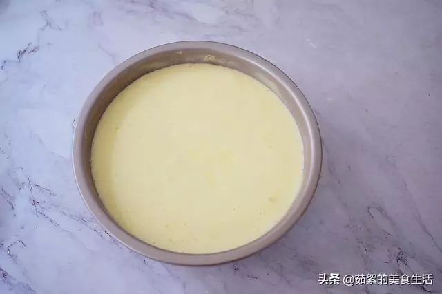 這才是酸奶蛋糕正確的做法,不塌不陷,綿潤柔軟,一次就成功
