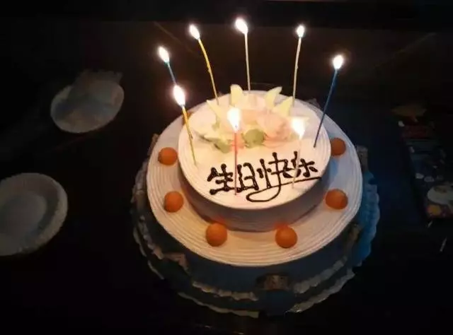 離婚一年,前妻生日我發去十個字,她回我兩個字